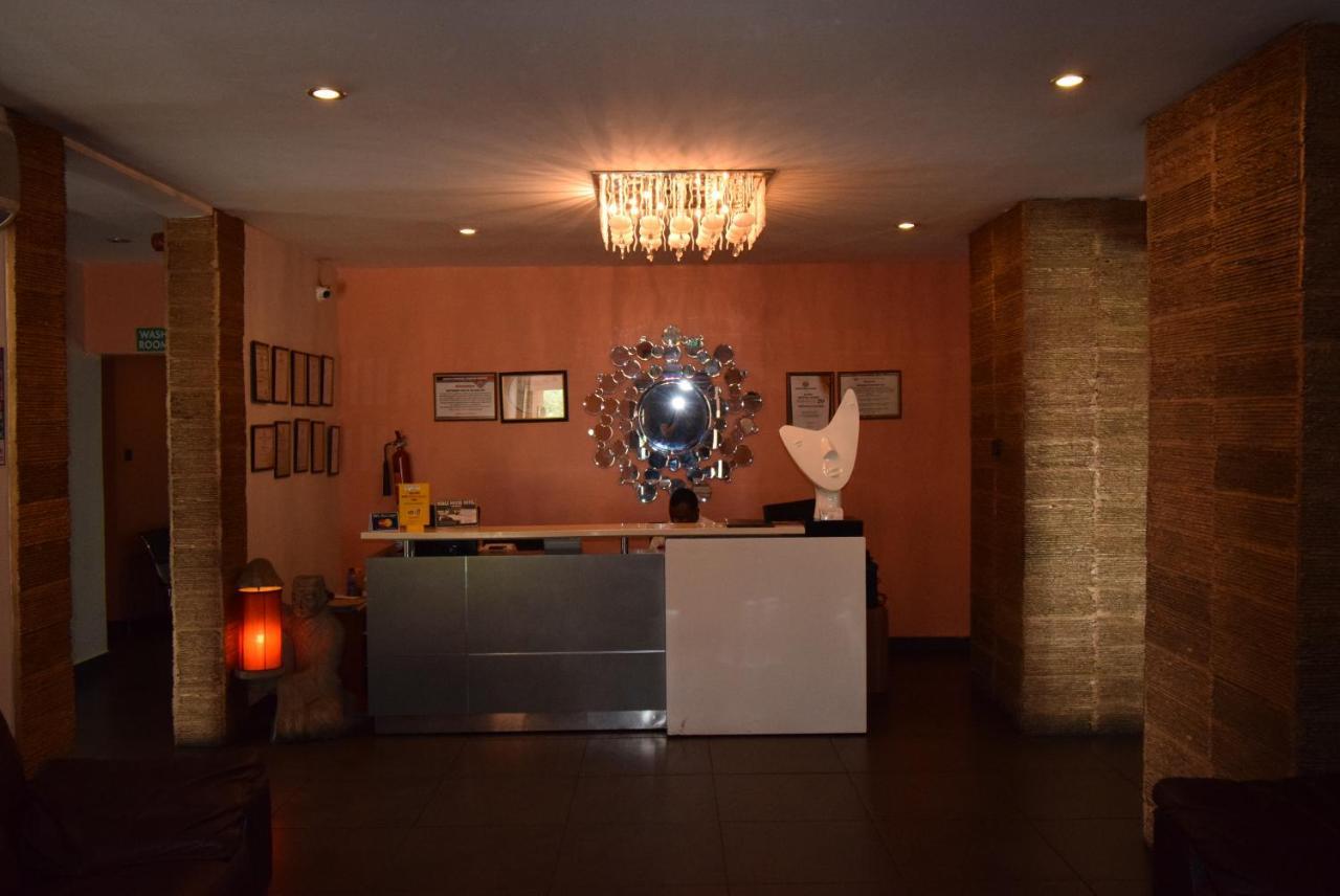 Noble House Hotel Kumasi Esterno foto